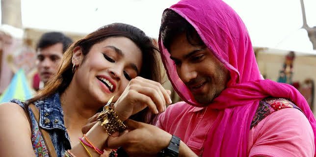 Humpty Sharma Ki Dulhania (2014)