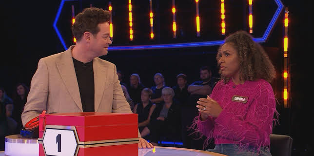 4:00 PM: Deal or No Deal (S2 E3) (S2) | ITV4 | 11/26 2025