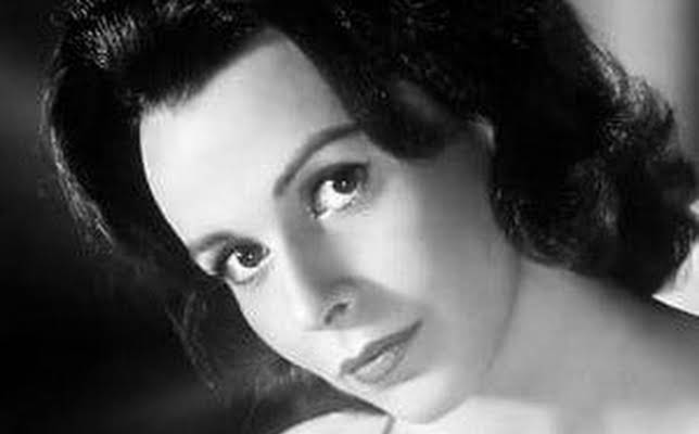 Claire Bloom