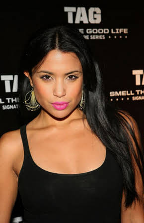 Mirtha Michelle as Amanda