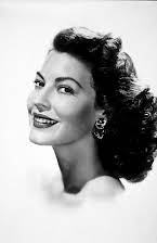 Ava Gardner como Maxine Faulk