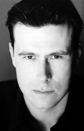 Dean McDermott as 