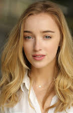 Phoebe Dynevor som 