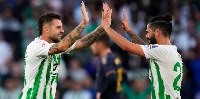 04:00: LaLiga EA Sports: Real Betis - Girona | TV 2 Sport 1 | 11/24 2025