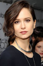 Katherine Waterston als 
