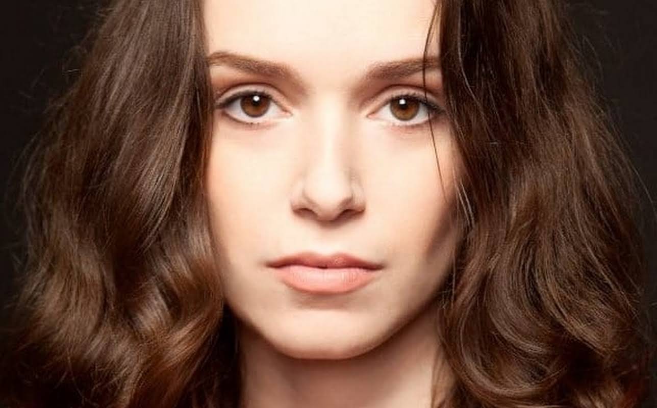 Alex Essoe