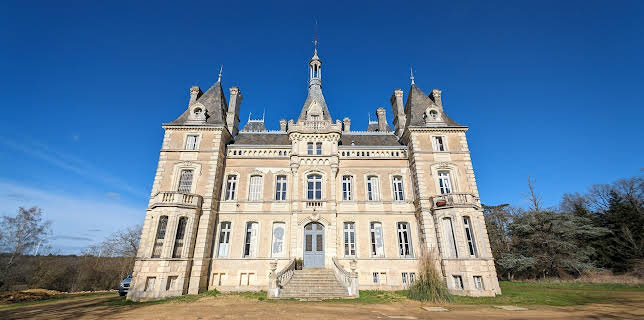 8:55 AM: Chateau DIY | More 4 | 12/15 2025