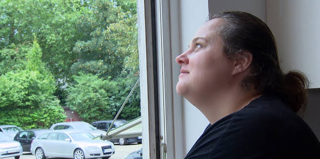 17:05: Hartz Rot Gold (S3 E73) (S3) | RTL 2 | 12/4 2025