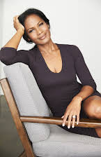 Robinne Lee som 