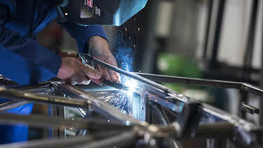 14:02: Hvordan den lages: Drømmebiler (S3 E5) (S3) | Discovery Science | 3/28 2026