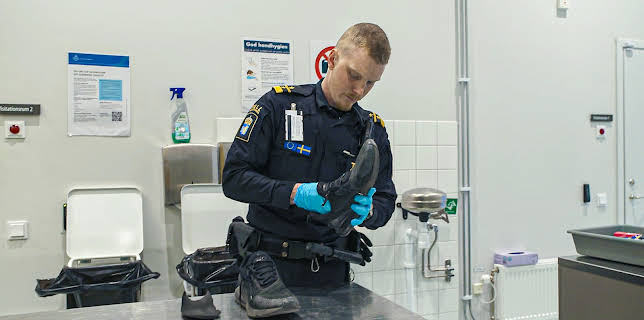 11:10: Border Control: Sweden (S1 E5) (S1) | Discovery Channel | 2/26 2026