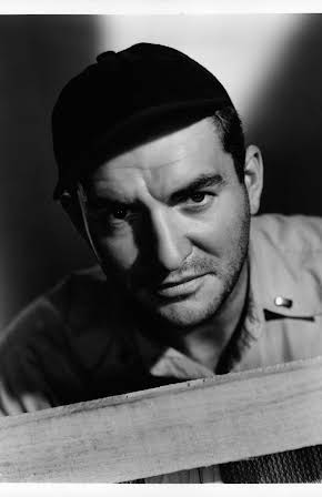 Donald Curtis as Howard Hoffer