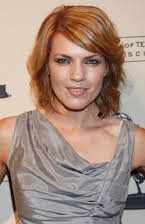 Kathleen Rose Perkins como Carlie