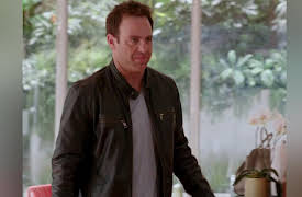 Girlfriends' Guide to Divorce, Season 1: Rule #47: Always Take Advantage of 'Me' Time