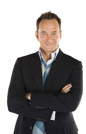 Clinton Kelly as 