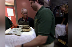 Zoo Vets Season 1: Fangs, Flippers and Tusks