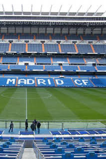 04:55: Liga de Campeones (T99/00): Real Madrid - Valencia | Real Madrid TV | 3/31 2026