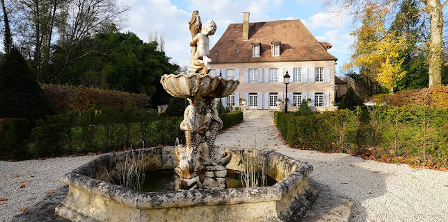 8:55 AM: Chateau DIY | More 4 | 12/17 2025