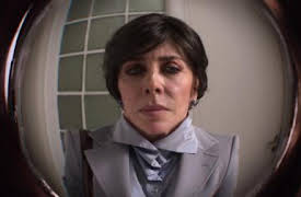 La casa de las flores: BUSKPION (symboliserar skam)