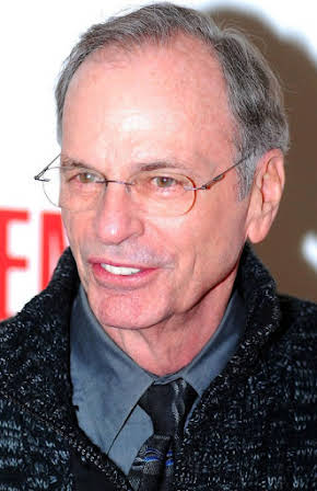 Chelcie Ross as Eddie Harris