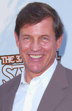 Michael Paré som Lt. Ray Bozeman