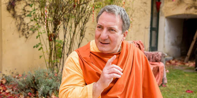 09:35: Walking on Sunshine (S04/E01) | One | 12/18 2025