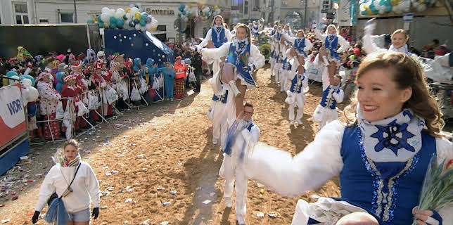09:45: Ganz Köln steht kopf - Mega-Event Rosenmontagszug | WDR Fernsehen | 2/7 2026