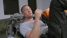 Helvetesveckan (S1 E3)