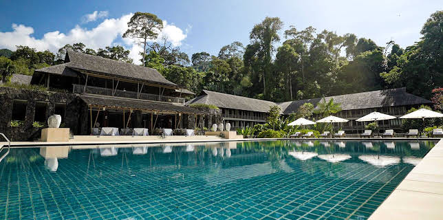 3:50 AM: Billionaire Resorts: On Holiday with the Super Rich | Channel 5 | 12/2 2025