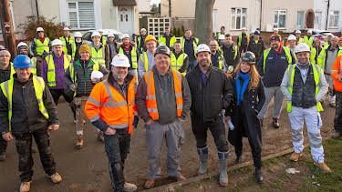 6:00 PM: DIY SOS (S32 E3) (S32) | W | 10/15 2026