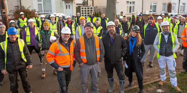 4:00 PM: DIY SOS (S32 E3) (S32) | W | 11/19 2025