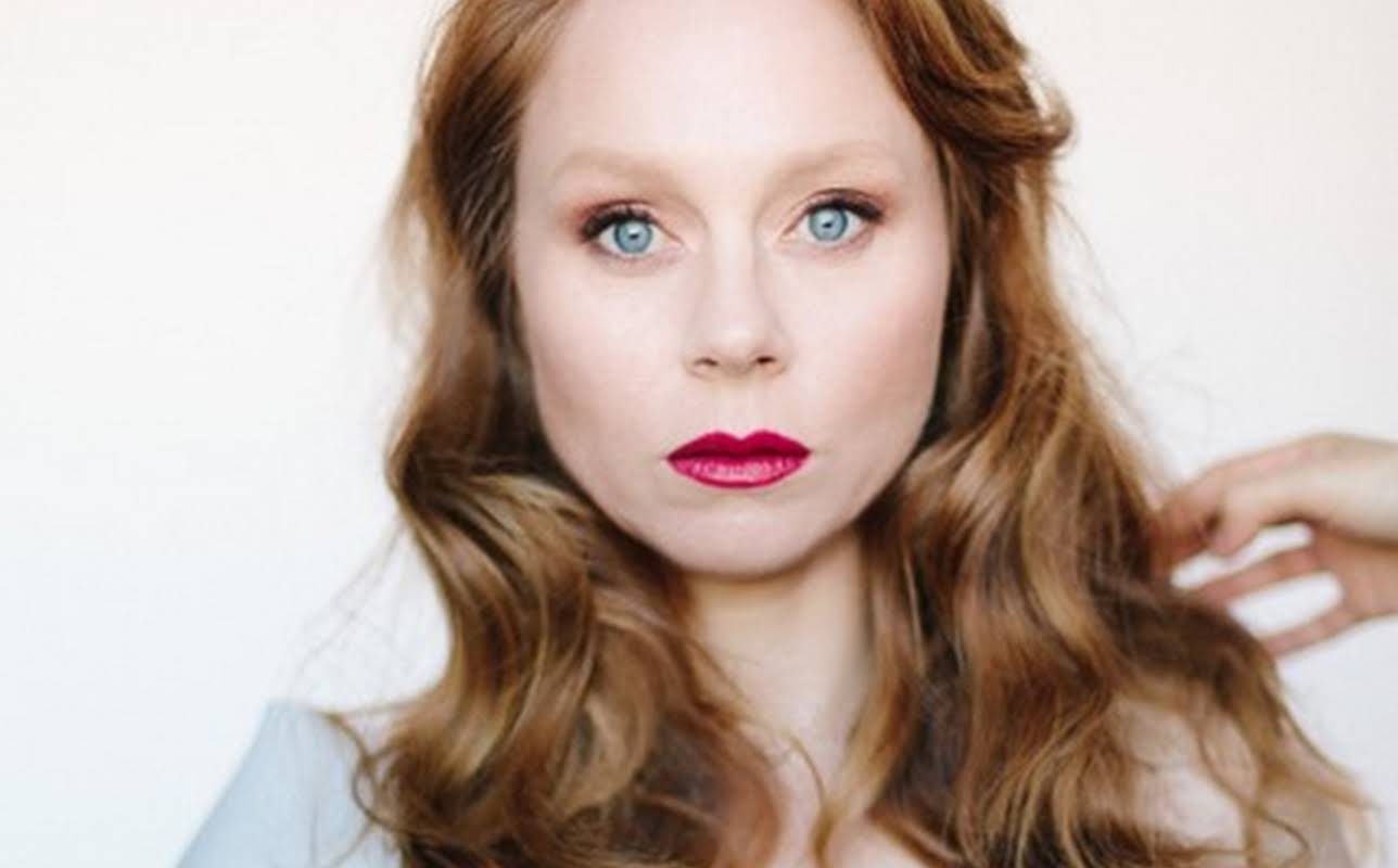 Hayley McElhinney