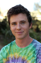 Charlie McDermott som Chaz