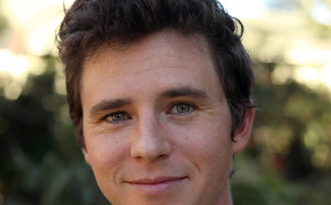 Charlie McDermott