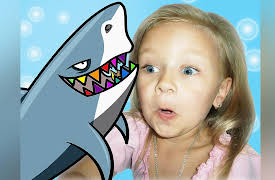 Learn Colors with Yasya: Play and dance with Yasya and Baby Shark
