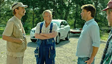 Sommaren med släkten (S4 E1)