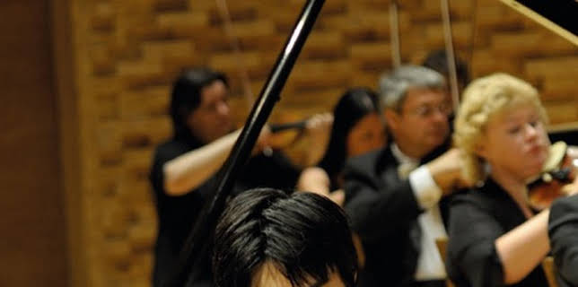 Nobuyuki Tsujii/Valery Gergiev: At White Nights (2013)