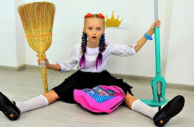 Super Polina Play: Polina Gets Ready for School!