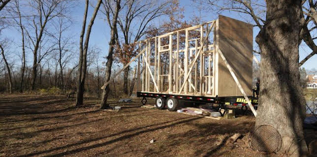 12:00 PM: Building Off The Grid (S3) | Discovery Channel | 3/25 2026