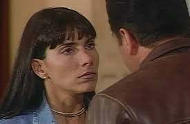 El pais de las mujeres season-1: El país de las mujeres Capítulo 9