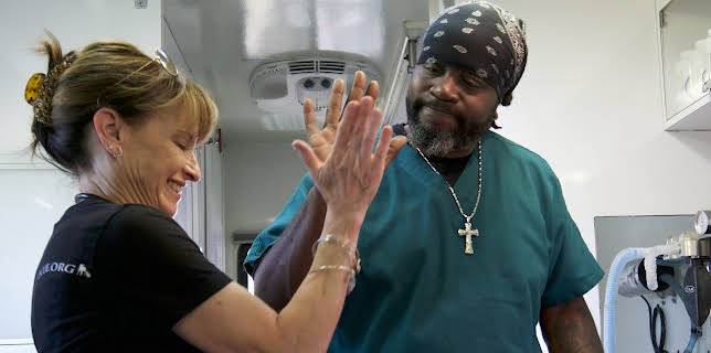 13:05: Guardians of Rescue (S1 E1) (S1) | Animal Planet | 1/14 2026