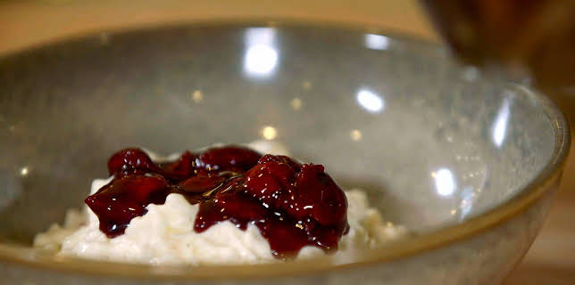 18:00: Matmagasinet: Julelunsj | NRK 2 | 12/16 2025