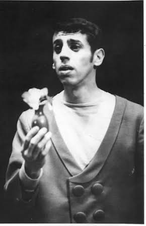 Alfonso Arau as 