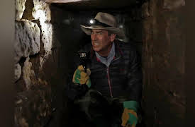 Rob Riggle: Global Investigator Season 1: The Holiest of Grails