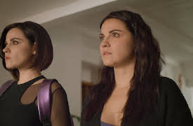 Triptyk: Handen som gungar vaggan