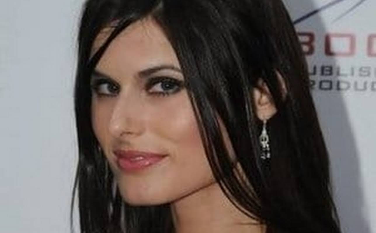 Nicole Holland