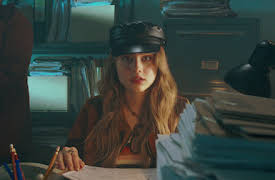 Eva, Camilo och kärleken: Den eldröda bokstaven