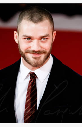 Lorenzo Richelmy as 