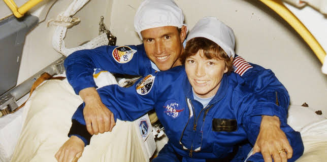 01:50: Romfartseventyret: Amerika først | NRK 1 | 2/22 2026