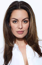 Caroline de Souza Correa as 